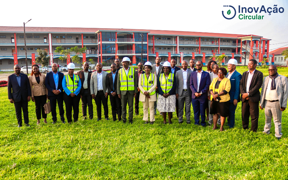 Visita Inaugural à Incubadora de Negócios da Universidade Zambeze: Fomentando o Empreendedorismo e a Inovação