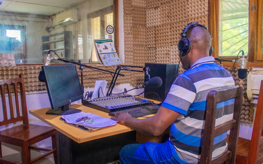 Mata-me Já: il podcast di Mudar alla Radio Comunitaria di Caia